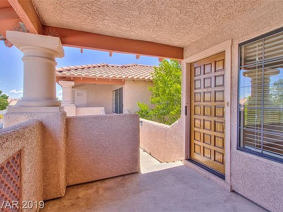 3rd image of 1421 Santa Margarita St
