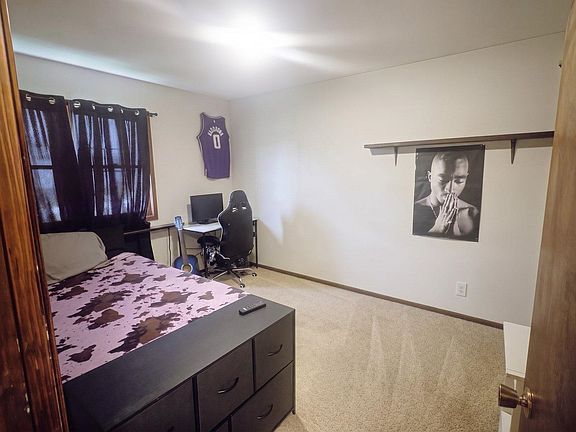 5th image of 380 N Green Ave