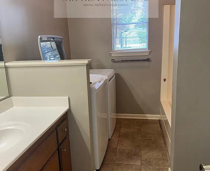 Bathroom with washer/dryer