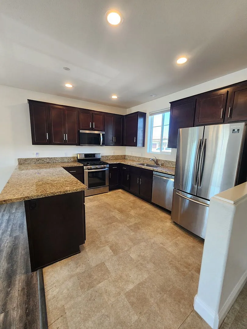 Pets Considered! 4 Bed, 2.5 Home in Guadalupe — Photo 3