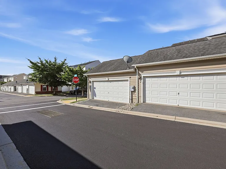 7833 Wormans Mill Rd — Photo 41