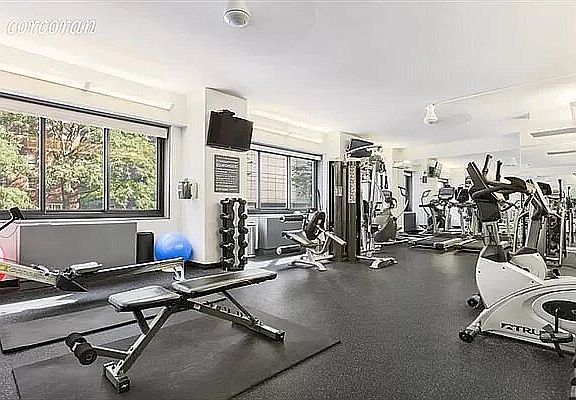 4th image of 347 W 57th St APT 21C