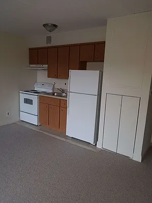 Rented by Max & Associates Realty Corp | media 11