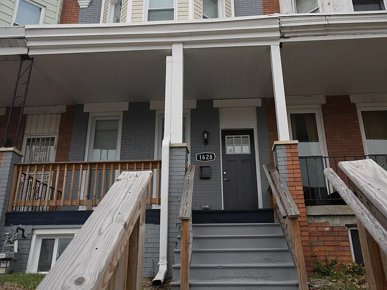 1628 N Ellamont St — Photo 1
