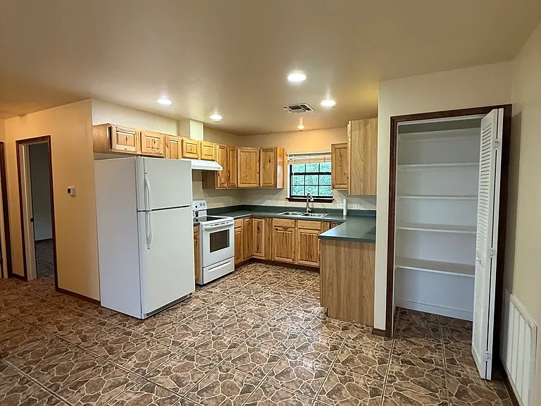 1441 E Hidden Acres Rd — Photo 6