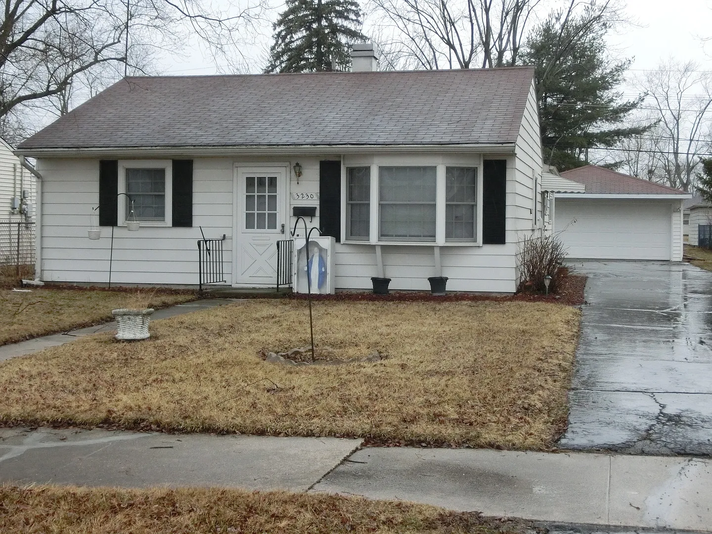 3230 Miller Ave photo 1