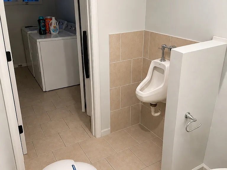 1041 E Warrington Ave — Photo 9