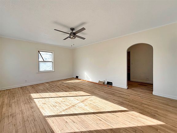 3rd image of 3618 Wright St