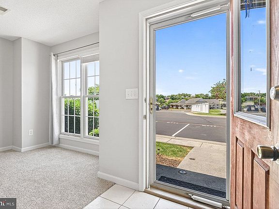 4th image of 1113 Paul Revere Ct
