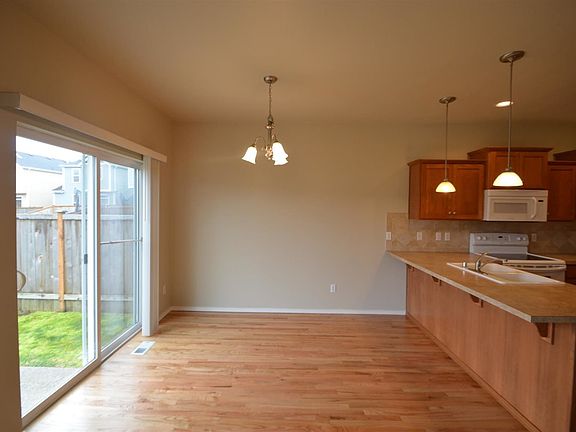 5th image of 18305 111th Avenue Ct E