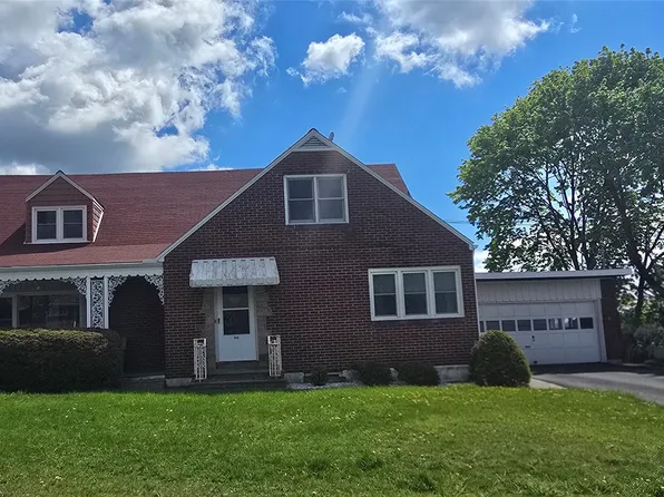 208 Pierce Ave, Endicott, NY 13760