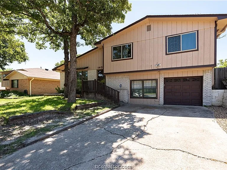 1405 Magnolia Dr — Photo 3