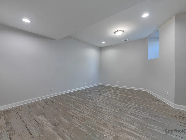 1620 W Warren Blvd #GF — Photo 11