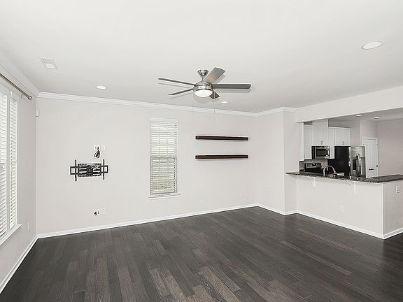 5th image of 3043 Potomac River Pkwy #1