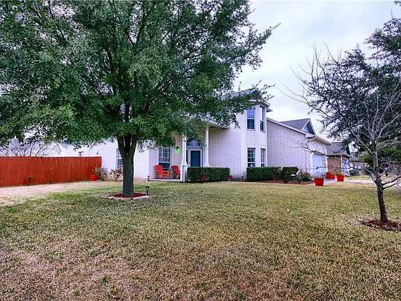 3rd image of 1410 Pearsall Ln