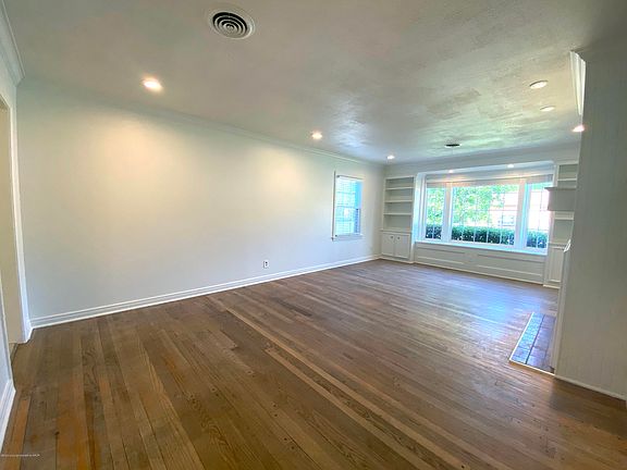 4th image of 2212 S Fannin St
