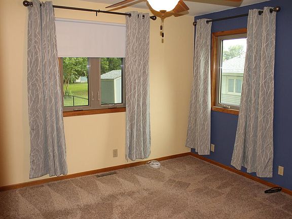 5th image of 3133 13th Ave N