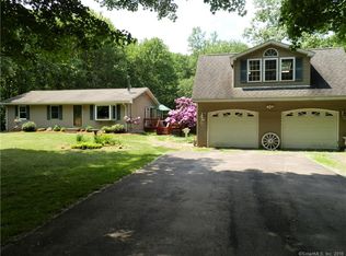 99 Old Kent Rd S, Tolland, CT 06084
