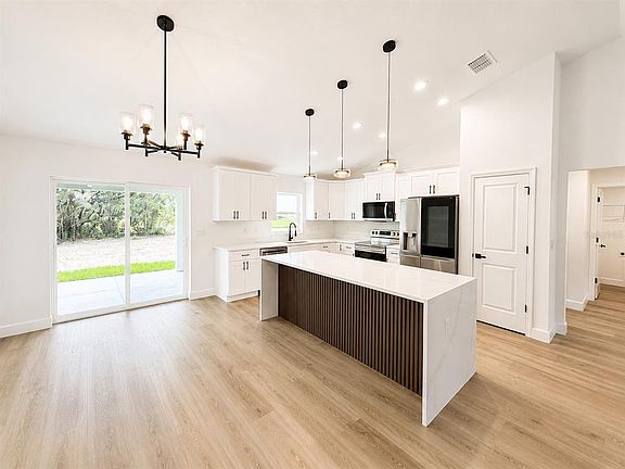 4th image of 42 Olive Cir