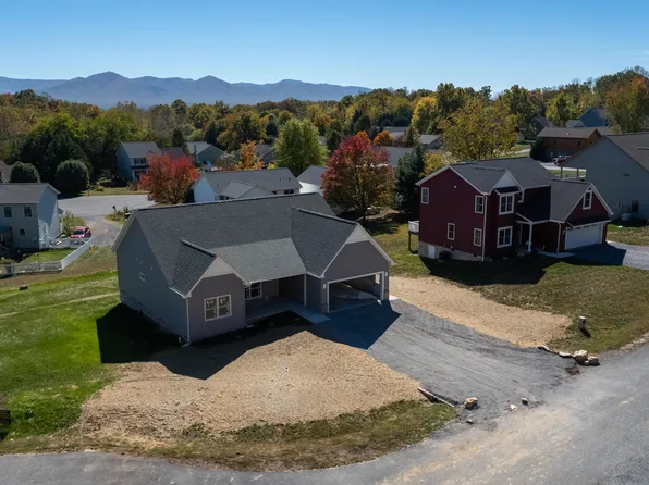 1960 Saw Mill Ct E, McGaheysville, VA 22840