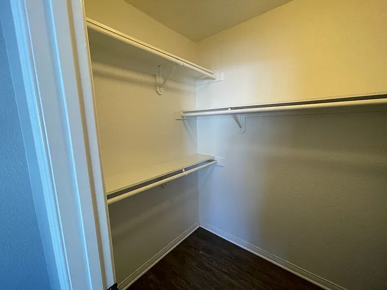 Park Plaza Apartments — Photo 121