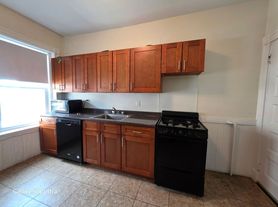 11 Mount Hood Rd