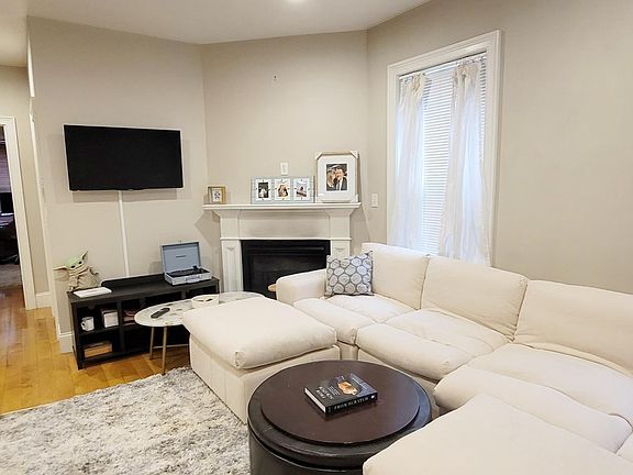 5th image of 216 W 6th St #1
