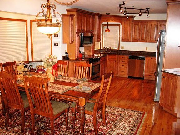 3rd image of 3410 Hiawatha Ct