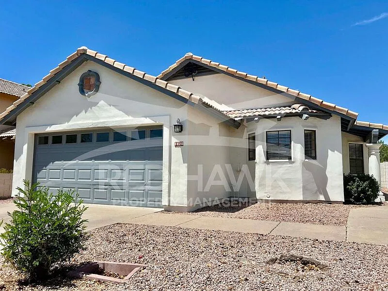 3 bed, 2.0 bath, 1512 sqft, $2,195 — Photo 2