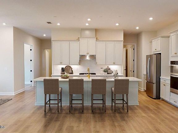 2nd image of 250 PELTON Place