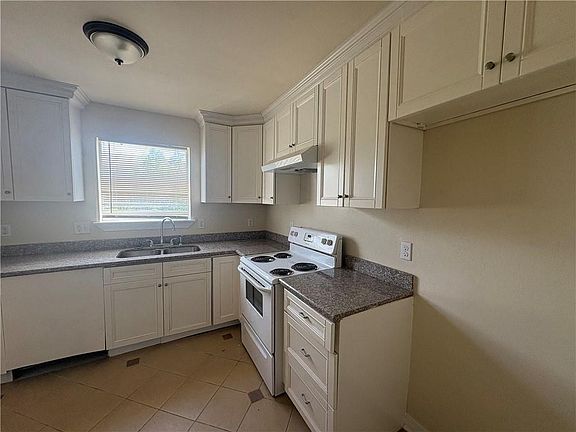 3rd image of 6553 Dwyer Rd