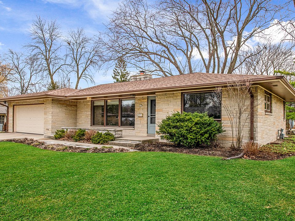 1st image of 715 W Theresa Ct
