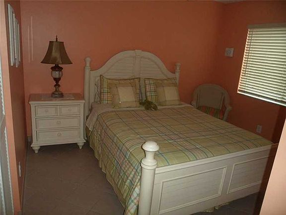 5th image of 1162 SE 6th Ct