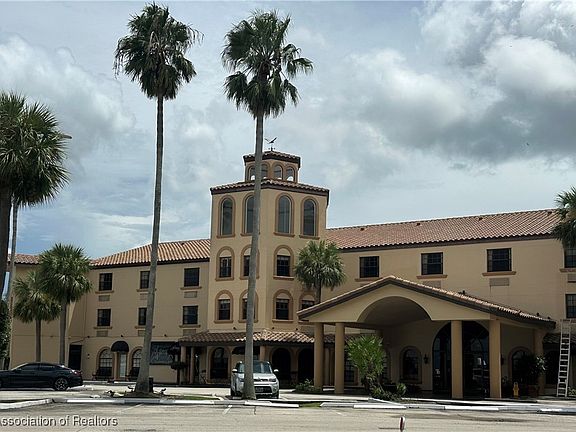 5th image of 4616 Lake Haven Blvd