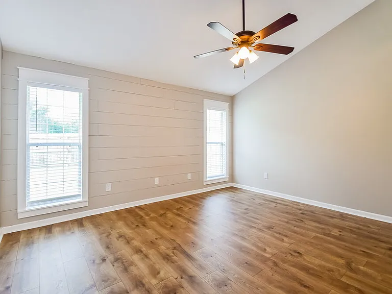 1720 Avery Cv — Photo 9