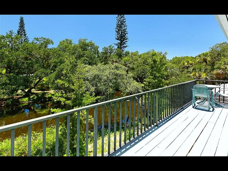 5255 Winding Way — Photo 5