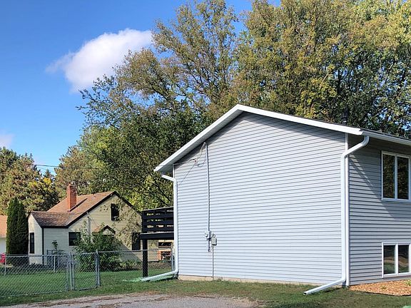 Room to play and relax in both the large front yard and the fully fenced-in back yard.