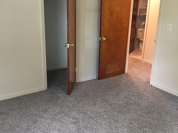 3rd image of 3113 E Woodland Dr