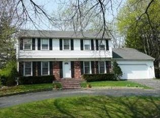 6S266 Cornwall Rd, Naperville, IL 60540