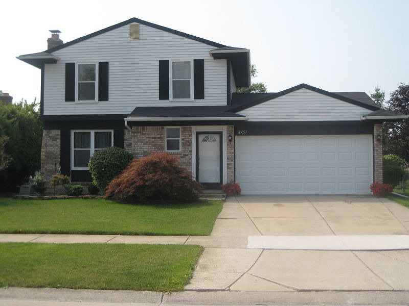 2nd image of 43557 Stuart Ct