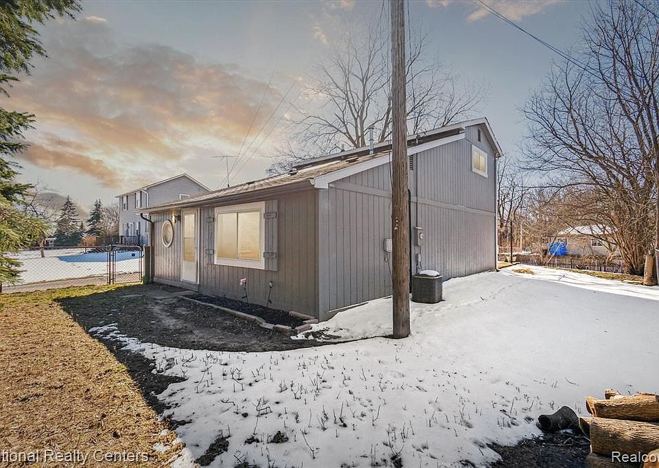 875 Scott Lake Rd, Waterford, MI 48328 Zillow