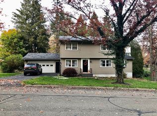 8 Highland Dr, Corning, NY
