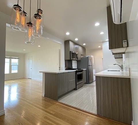 3rd image of 624 Lincoln Blvd