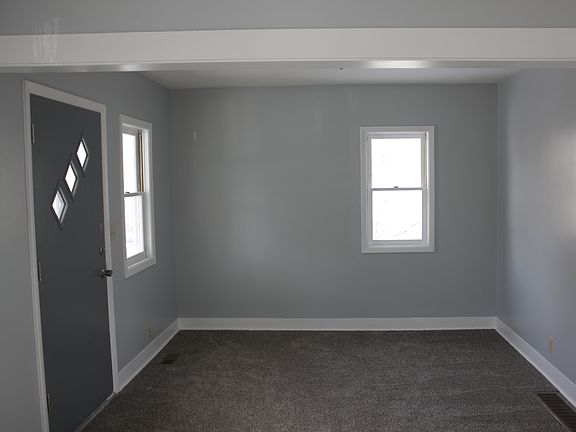 2nd image of 27 Monroe St