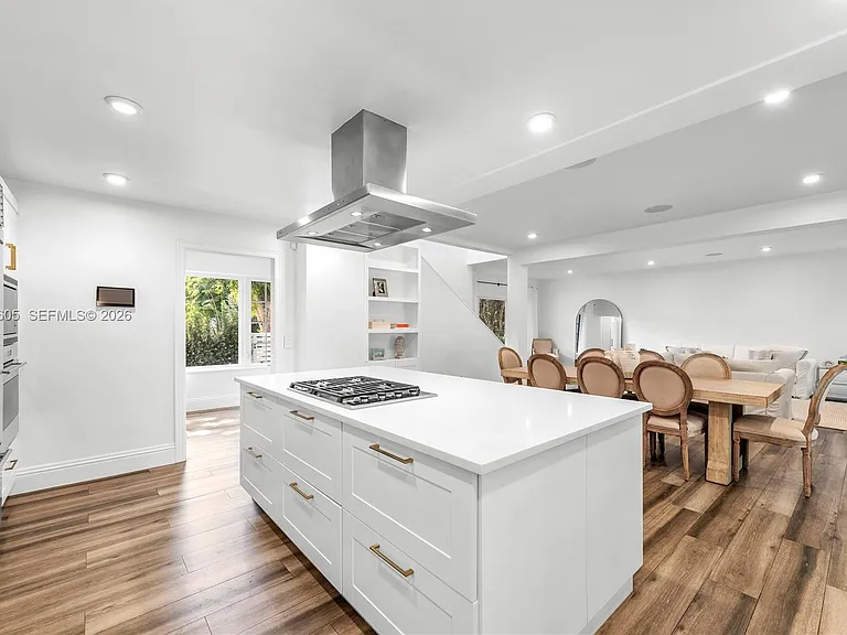5236 Pine Tree Dr — Photo 13