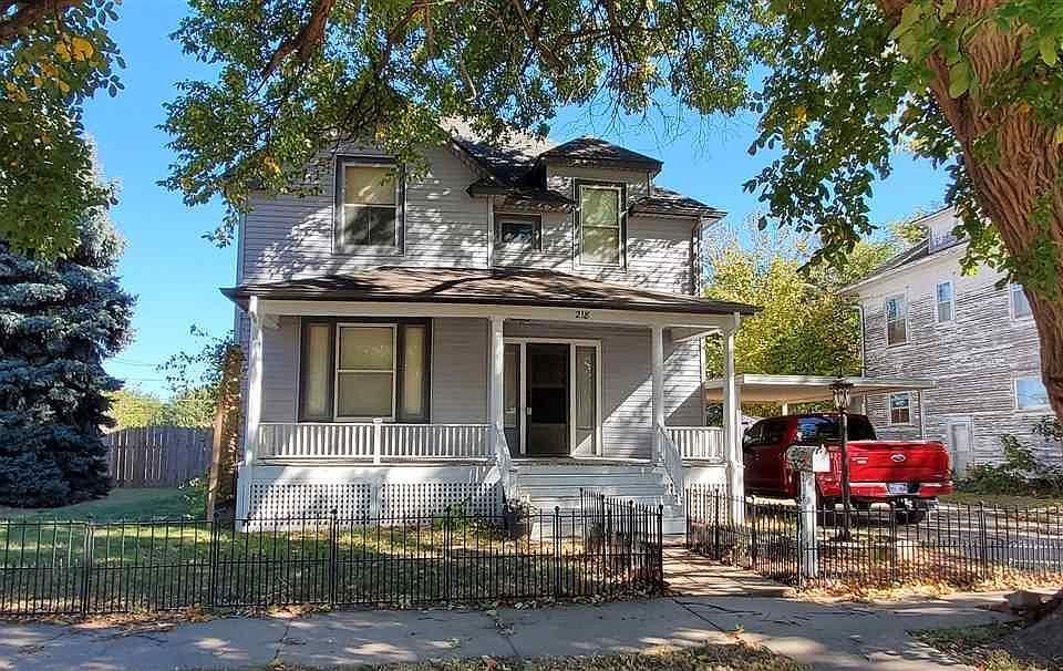 1st image of 218 S Union St