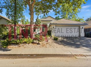 8953 Cedarvillage Dr, Fair Oaks, CA 95628