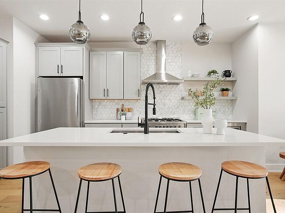 3rd image of 5109 Stone Gate Dr #2