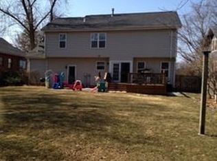 406 S Oriole Trl, Crystal Lake, IL 60014
