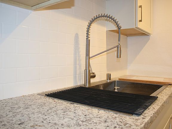 the coolest sink and accessories!